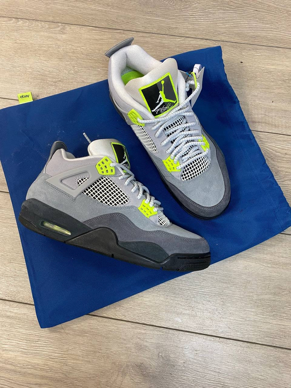 Nike Air Jordan 4 Neon 95 SE